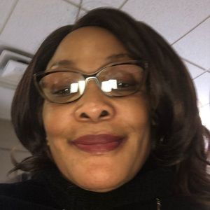 Meet your Posher, Edith